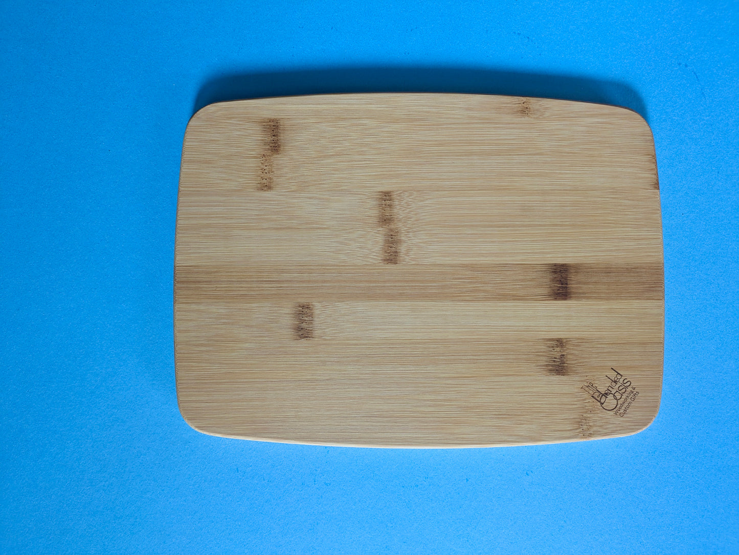 Nature's Majesty: Bear Bamboo Serving Cutting Board - 11 x 8 x .625 inches